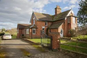 Moss Cottage - Malpas