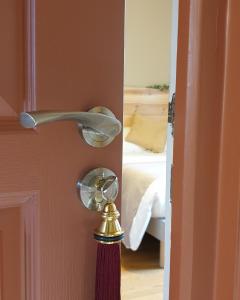 Séjour élégance et bien-être au CHATEAU de GRANDMONT - piscine et parc arboré au coeur du vignoble du Beaujolais