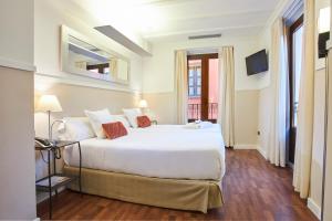 Double or Twin Room room in La Bella Sevilla