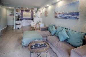 Stay at the Point - Luxurious Lavish Looker