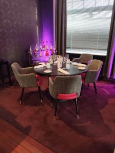 Hotels The Originals Boutique, Hotel Bulles by Forgeron, Lille Sud (Qualys-Hotel) : photos des chambres