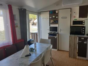 Maisons de vacances Mobile Home tout confort Sarah : photos des chambres