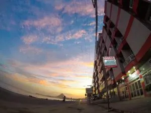 POUSADA POLONINI - Localização ótima - 伊利利