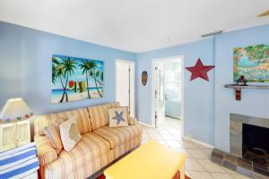 Two-Bedroom House room in 21 Palms