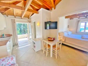 Paleopetres K-Six - Premium Suite - Kalami -