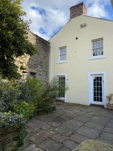 Robinsons Cottage, central and quiet
