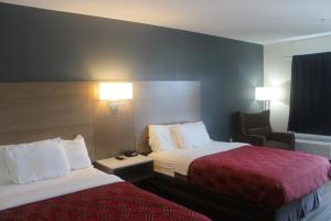 Double Room with Two Double Beds - Smoking/Not Pet Friendly room in Econo Lodge Crystal Coast