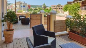 Helen Apartments & Studios