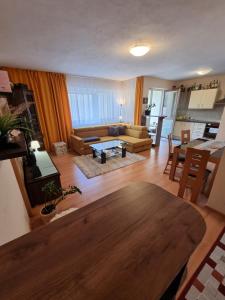 Apartment PineWood ***