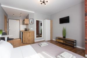 Studio with City View - 15th floor - Hrekivska str 5-1