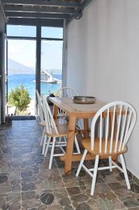 Nelleas home Milos Greece