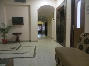 hotel sandhu palace