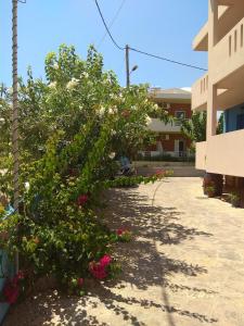 Blue Sky Taverna Apartments Kiki Rethymno Greece