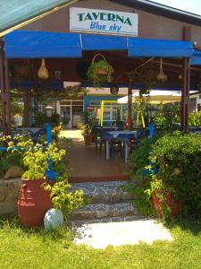 Blue Sky Taverna Apartments Kiki Rethymno Greece