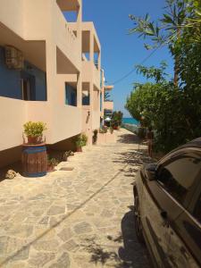 Blue Sky Taverna Apartments Kiki Rethymno Greece