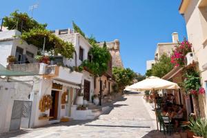 Blue Sky Taverna Apartments Kiki Rethymno Greece