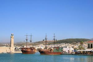 Blue Sky Taverna Apartments Kiki Rethymno Greece