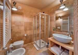 Double or Twin Room with Balcony room in Agriturismo Rini