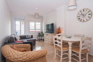 Sea view apartment, shared pools, Estepona, 60 m²