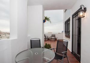 Sea view apartment, shared pools, Estepona, 60 m²