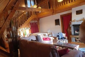Authentique chalet vue sur le lac et les pistes