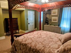 Lizard Creek Inn