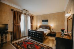 Royal Stone Houses - Goreme