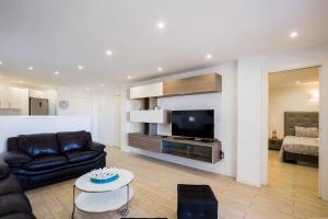 GO2TENERIFE ApartMarino Pool & Beach at 5 min