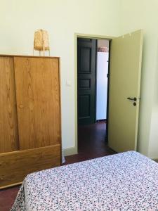 Palais des Papes - Spacious Historic Apartment in Private Mansion ! Free PARKING Nearby ! Spacieux Appartement Historique dans Hôtel Particulier ! PARKING à proximité Offert !