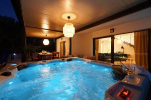 Villa Suncica with Heated Pool, Jacuzzi and Bikes near Zadar