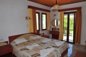 Room in Apartment - Beautiful studio for 2 people with outdoor pool Lesvos Greece