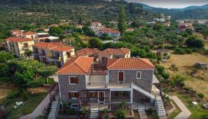 Room in Apartment - Beautifully furnished studio for 2 people and an ideal garden Lesvos Greece