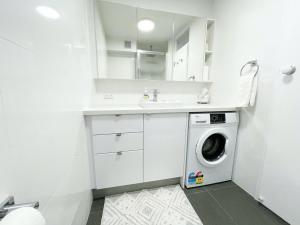 Studio 101 - First floor Fremantle studio apartment