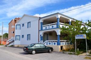 Pool Apartments Knežević Novalja