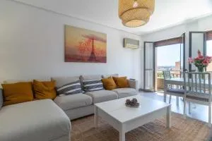 Los Tilos Alojamiento con garaje - Entrala