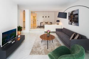 Jardines Las Golondrinas apartments Elviria