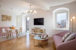 Deluxe Studio Rennesance Corner