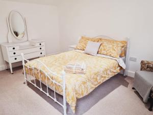 Little Eaton Margate Perfectly located Town House by the Sea, with FREE parking!