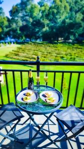 Exquisite Pont de Val Riverside Escape Apartment