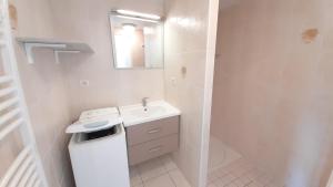 Appartements LA PAREE D'EAU 513 appartement 2 chambres avec piscine : photos des chambres