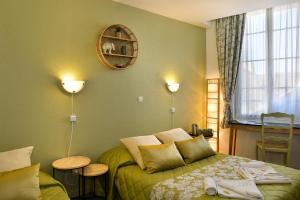 Hotels Le Sauvage : Chambre Triple avec Douche