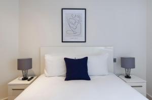 One Bedroom - Lower Ground Floor room in Red Lion Court by City2Stay