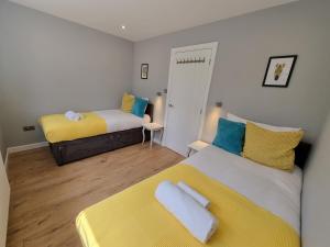 Crown Meadow - 4 Bedroom House - Heathrow - ExcellentStays