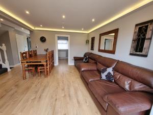 Crown Meadow - 4 Bedroom House - Heathrow - ExcellentStays