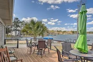 Quiet Lakefront Retreat with Boat Ramp and 2 Docks - Hollywood Point