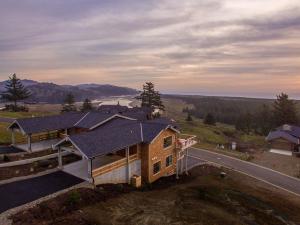 Holiday Home room in Luxury Peregrine home panoramic views hot tub