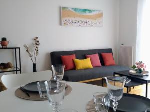 LOcéan à 100m via une venelle privée, la Ville Close à 500m, lArchipel des Glénan à lhorizon