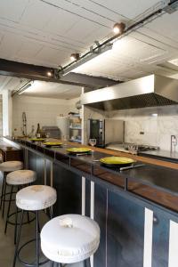 B&B / Chambres d'hotes La Ferme du golf, gite atypique et artistique : photos des chambres