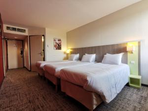 Hotels Kyriad Chartres : Chambre Triple
