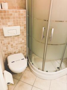 Connys Hotel (Adult Only) +18